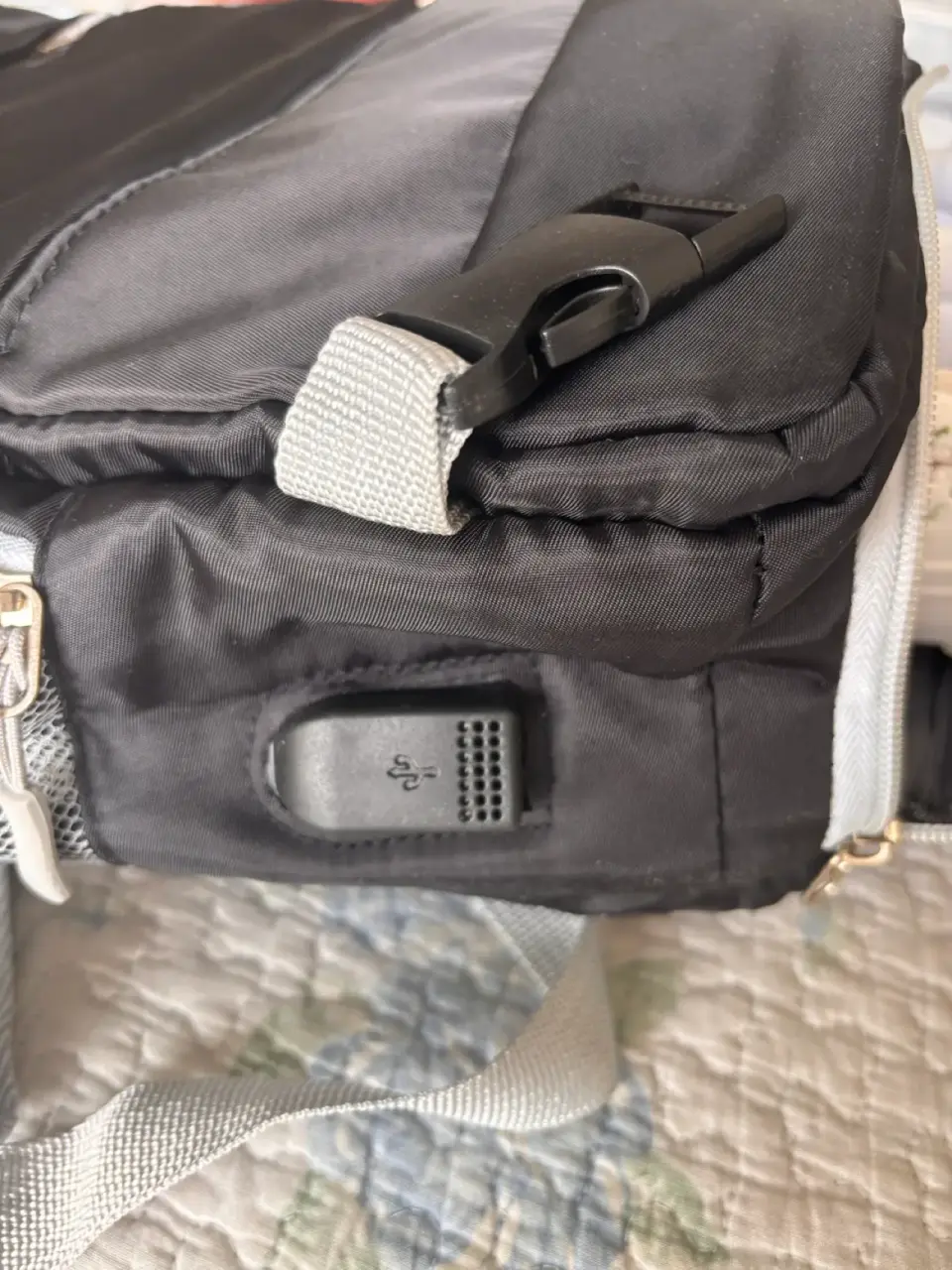 Mochila deportiva negra - miniatura 2