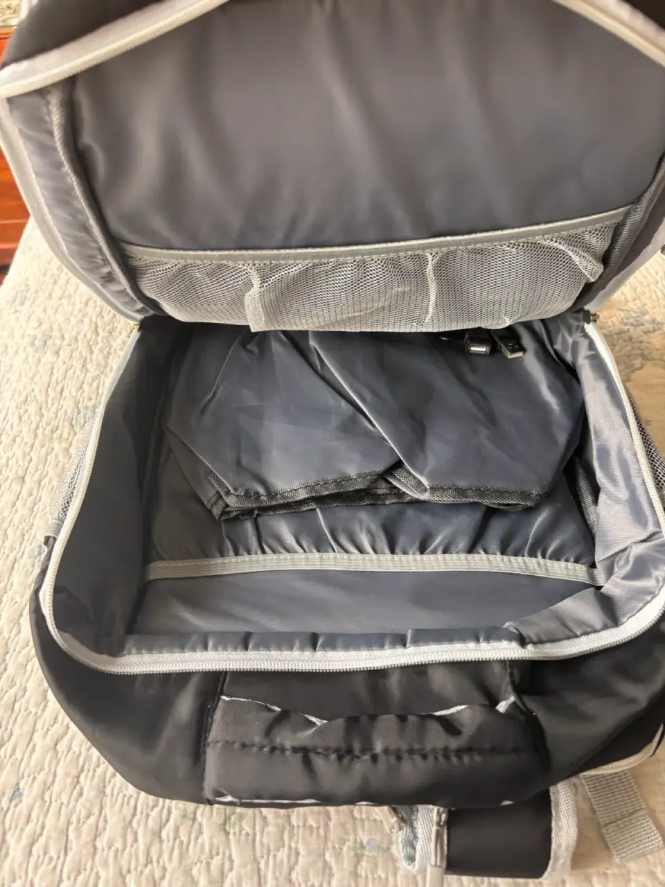 Mochila deportiva negra - miniatura 3