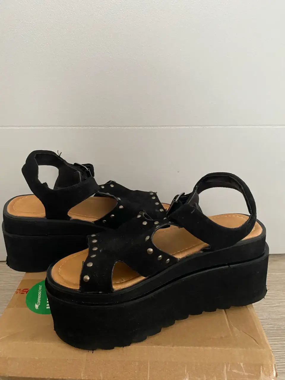 Sandalias con plataformas - miniatura 3