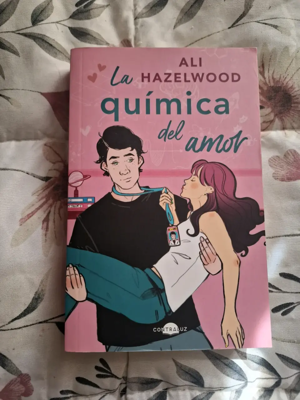 Libro 'La química del amor' de Ali Hazelwood