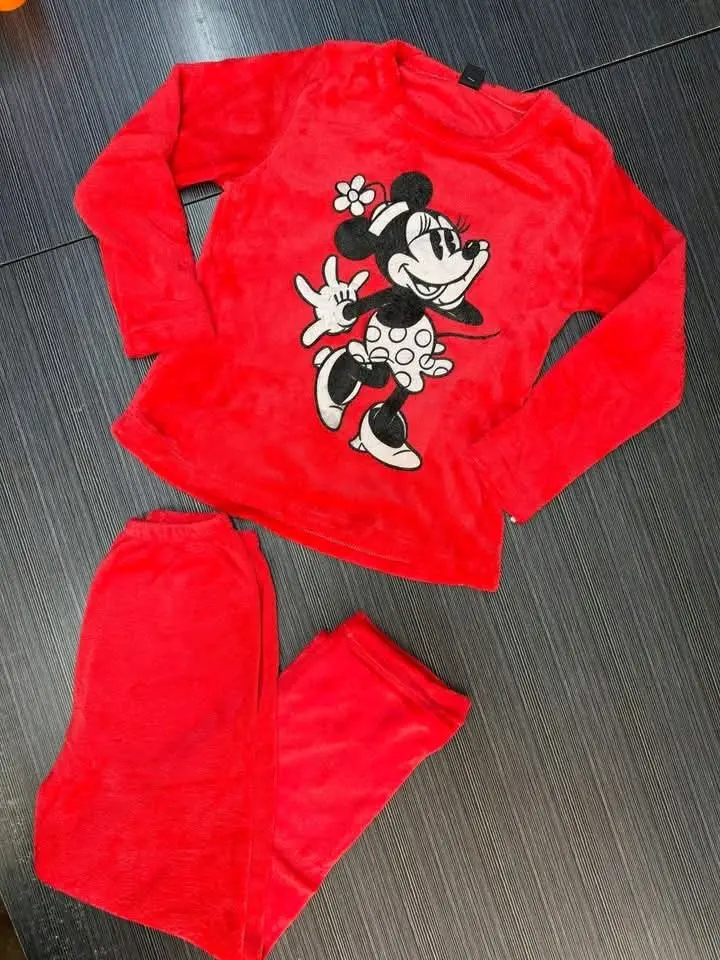 Pijama gris de felpa con estampado - miniatura 2