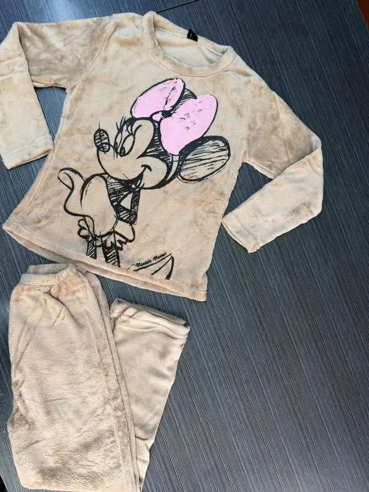 Pijama gris de felpa con estampado - miniatura 3