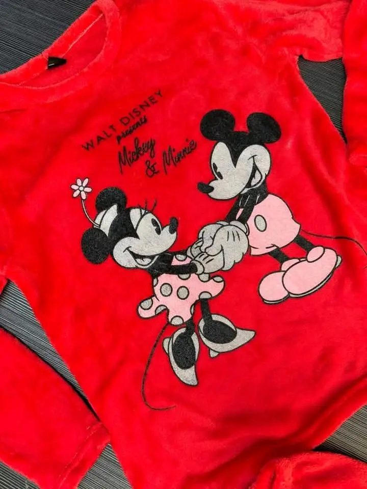 Pijama gris de felpa con estampado - miniatura 4