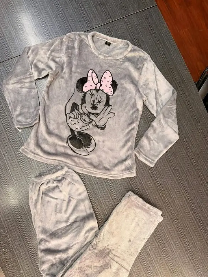 Pijama gris de felpa con estampado - miniatura 5