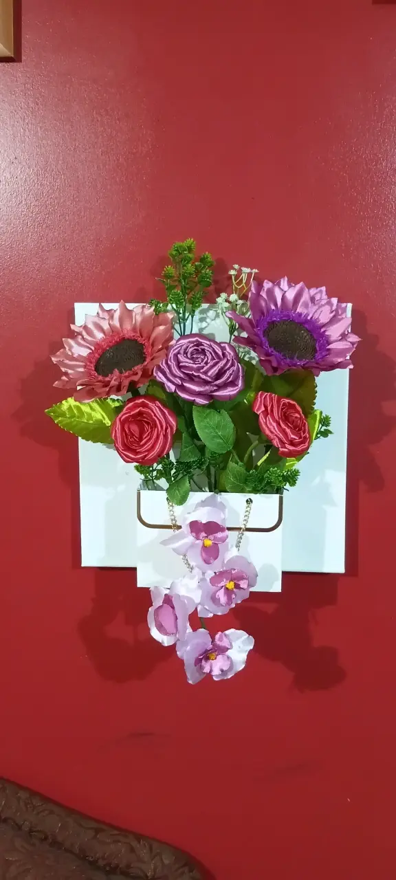 Cuadro decorativo con flores y luces - miniatura 4