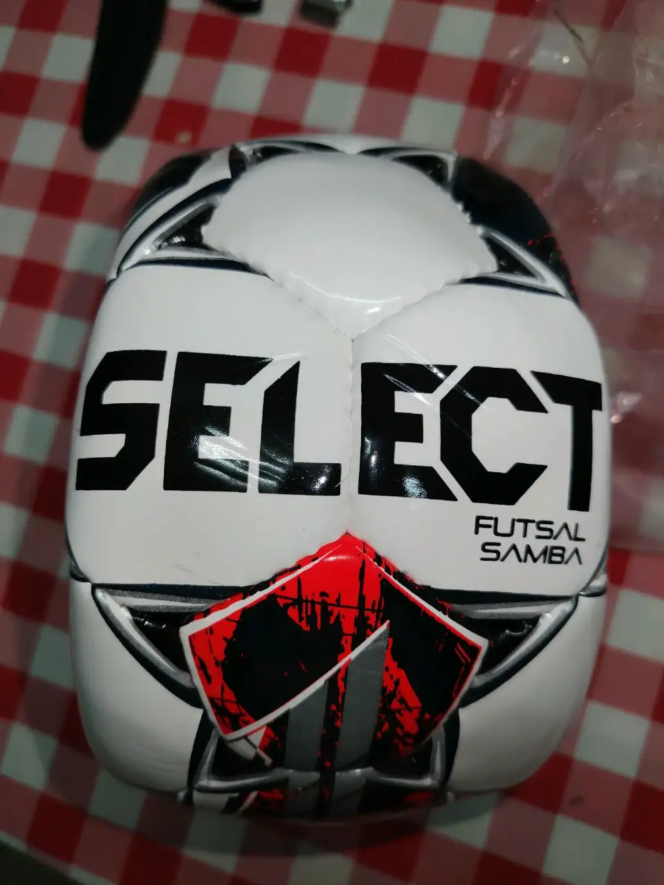 Balón de fútbol nuevo - miniatura 2