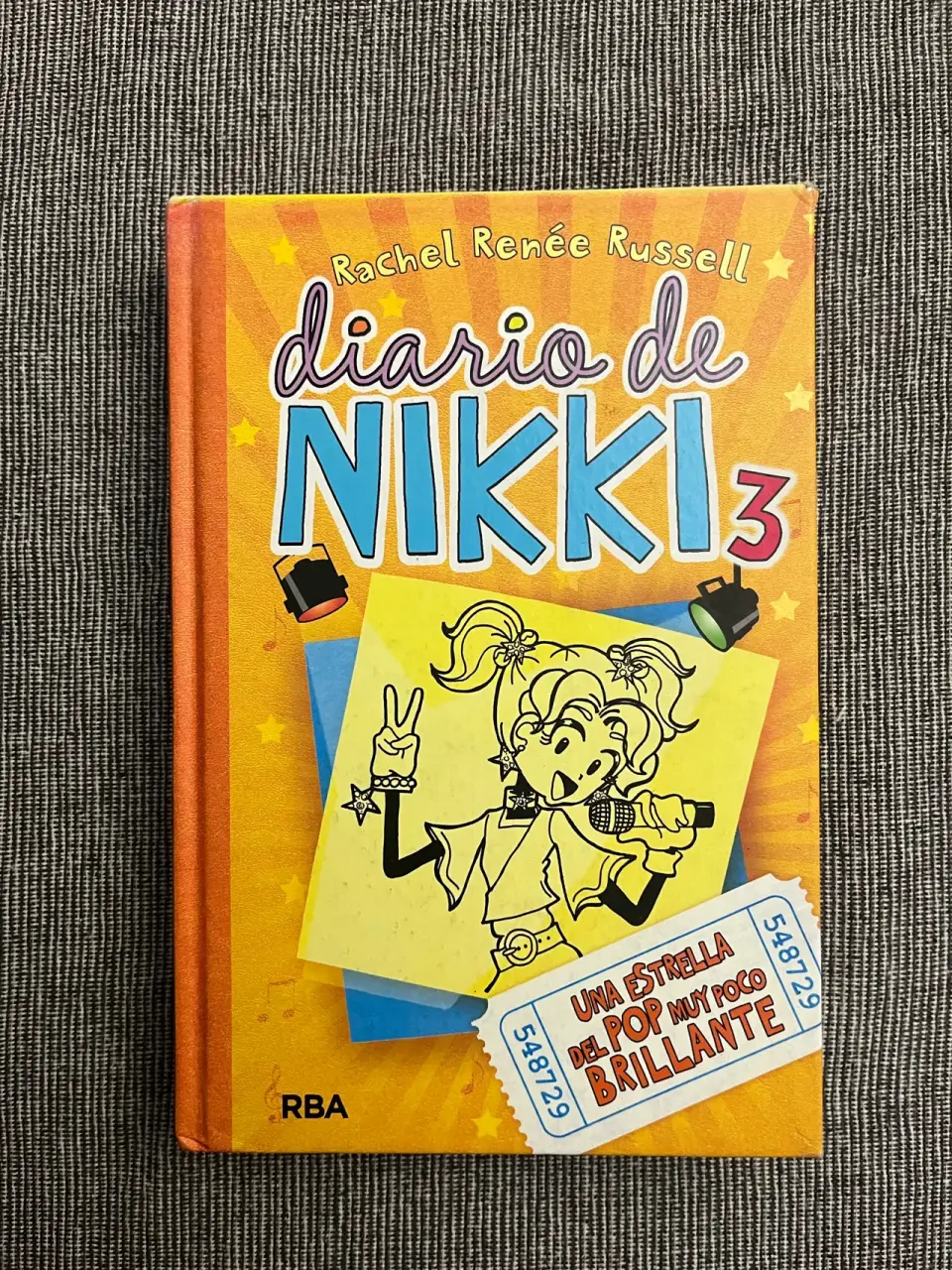Diario de Nikki 3: Una estrella pop