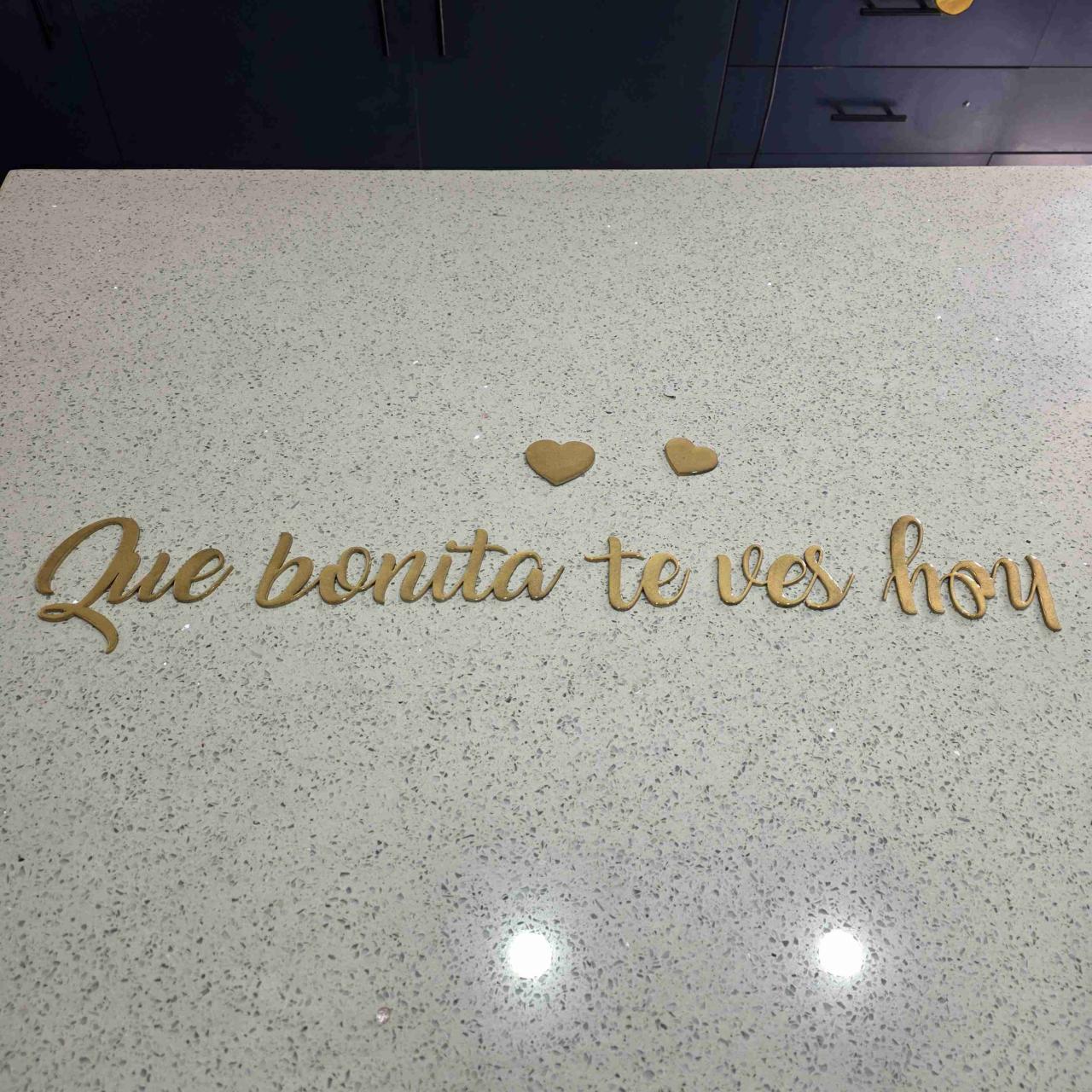 Decoración letras doradas - miniatura 1