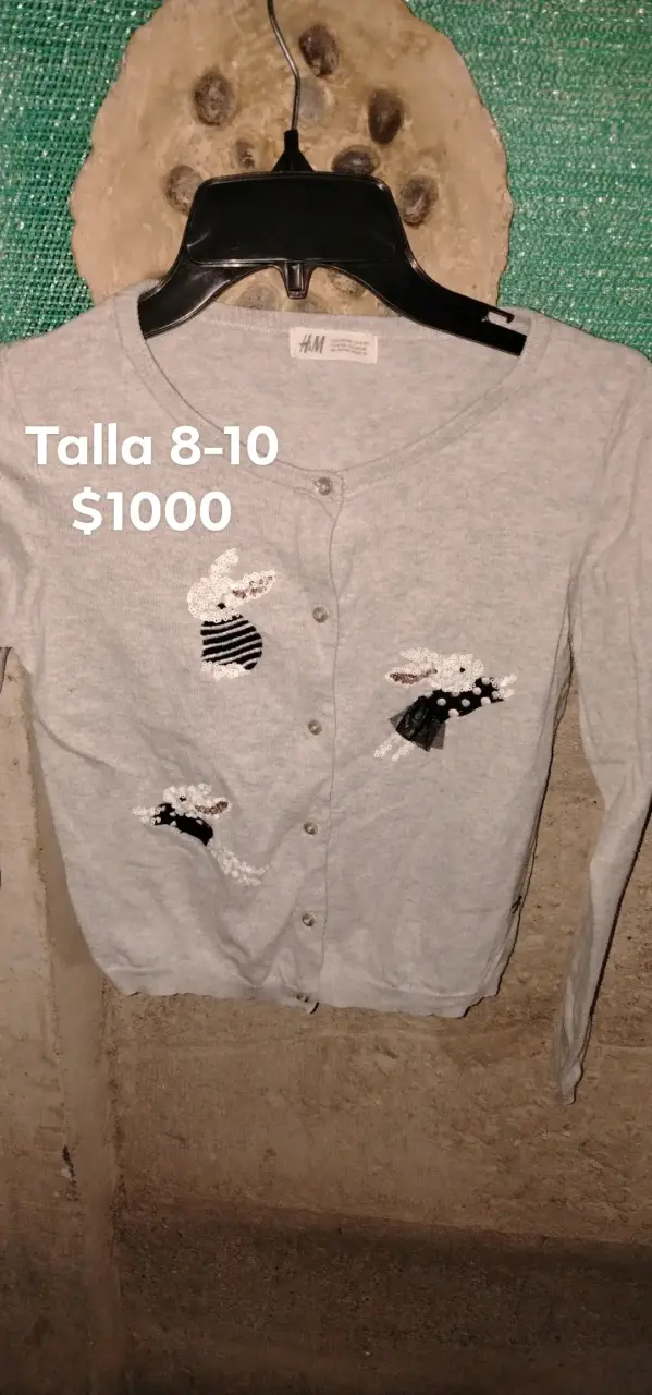 Polera negra con diseño - miniatura 6