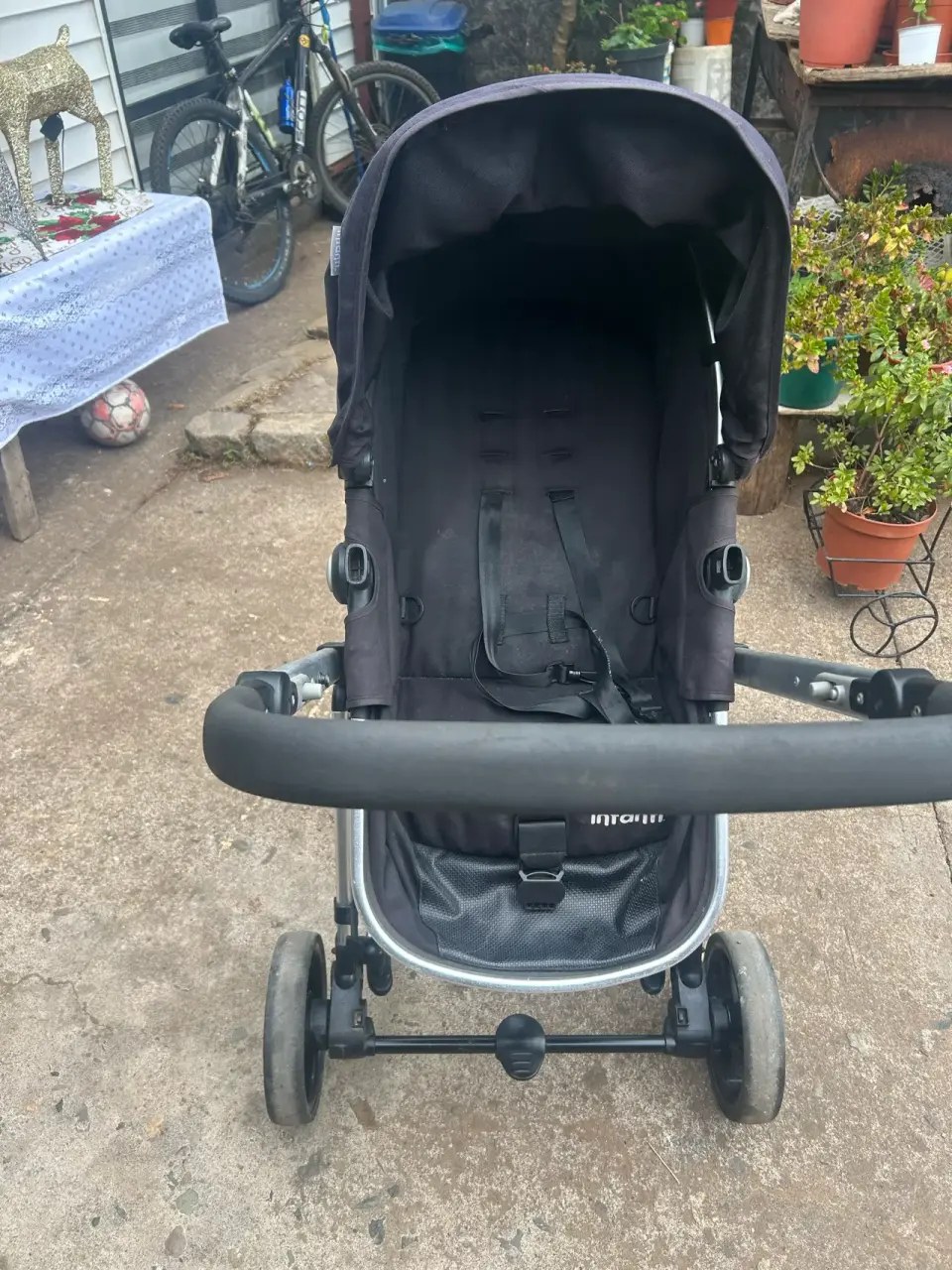 Coche y silla de auto negros - miniatura 4