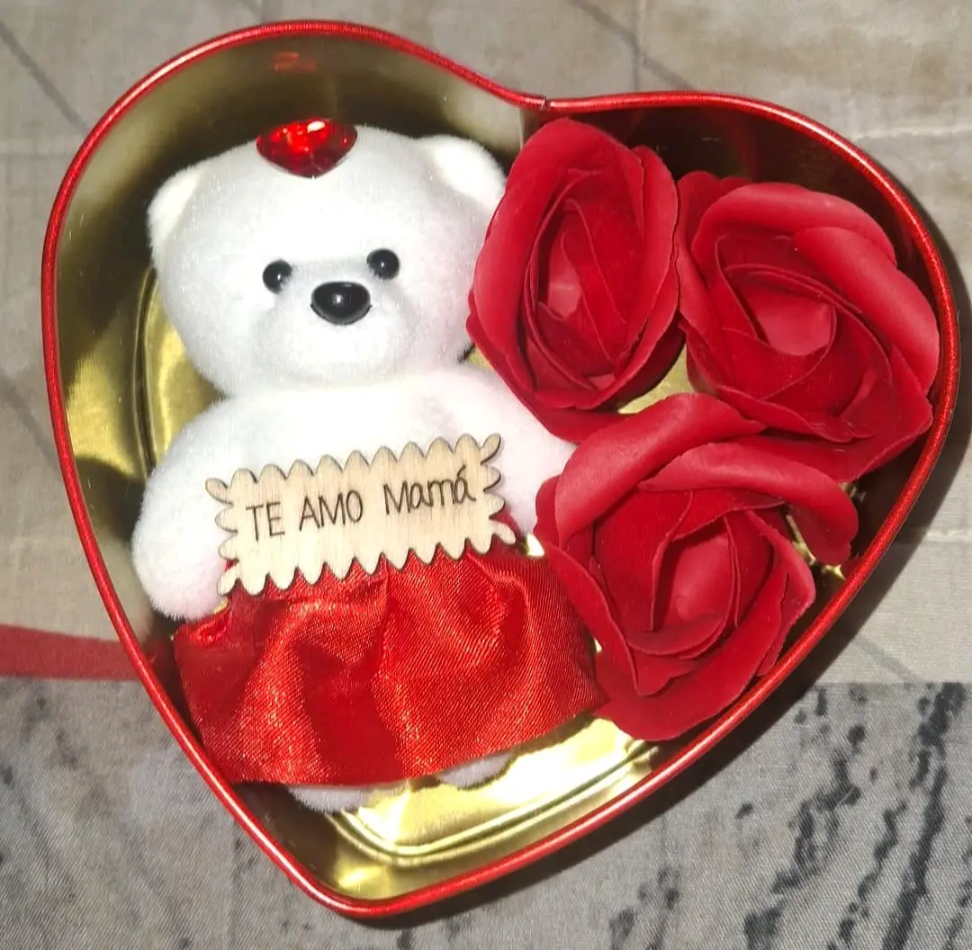 Caja regalo con globo corazón - miniatura 2