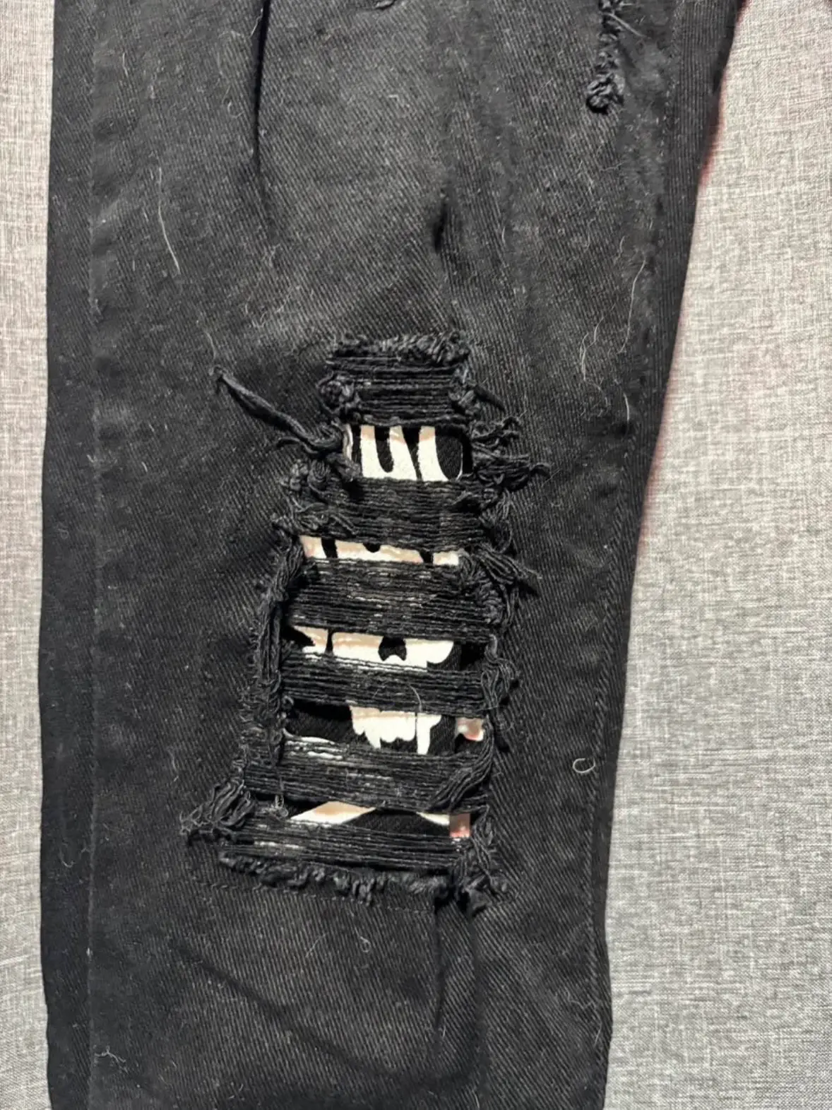 Jeans Preme negros con diseño de esqueleto - miniatura 4