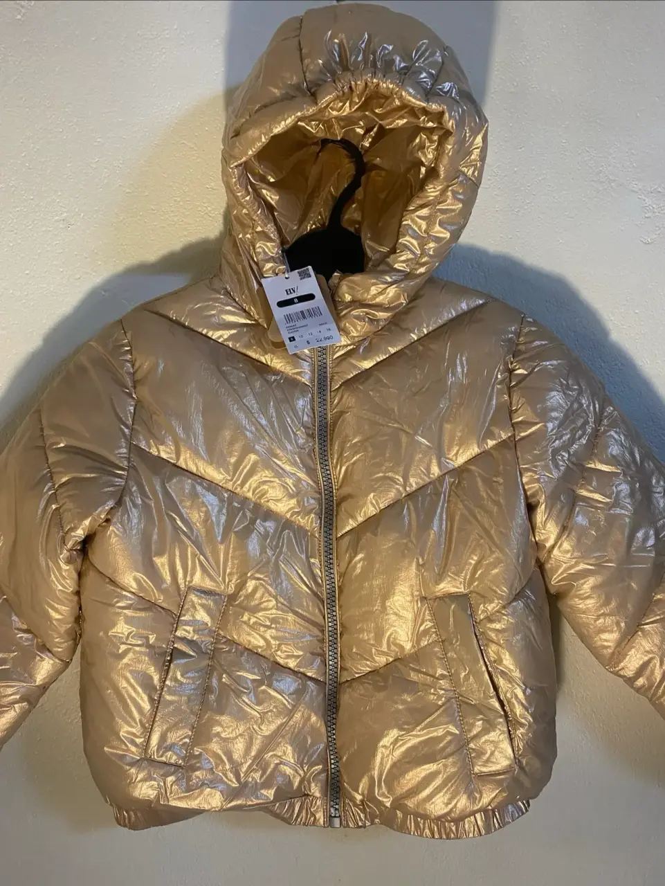 Chaqueta talla 8 acolchada dorada nueva