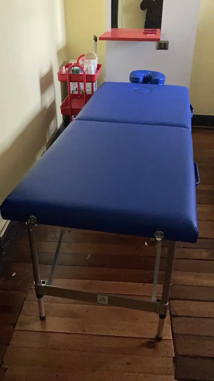 Camilla de masaje plegable azul - miniatura 3