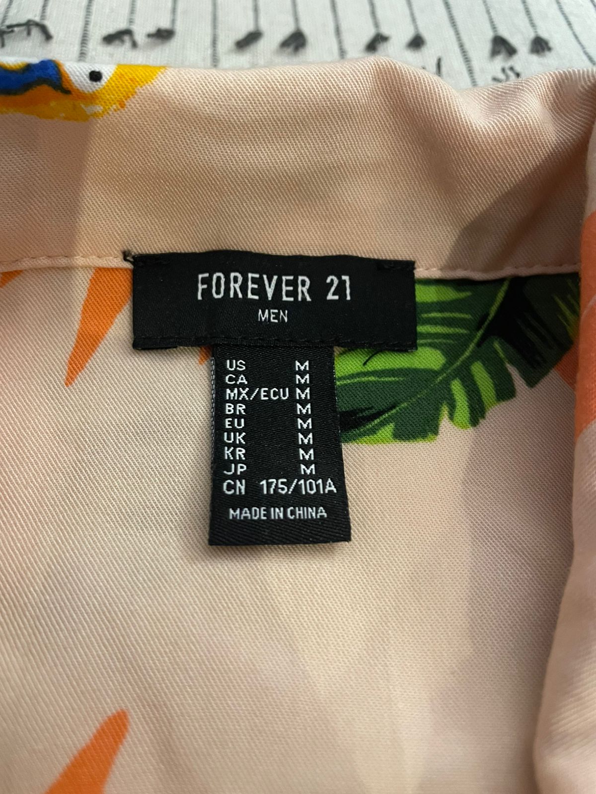 Camisa Hawaiana Rosa Forever 21 Talla M - miniatura 4
