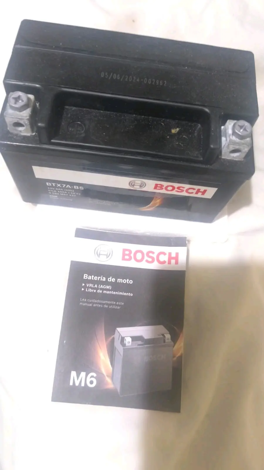 Batería de moto Bosch - miniatura 1