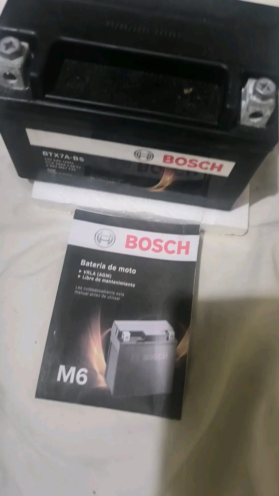 Batería de moto Bosch - miniatura 2