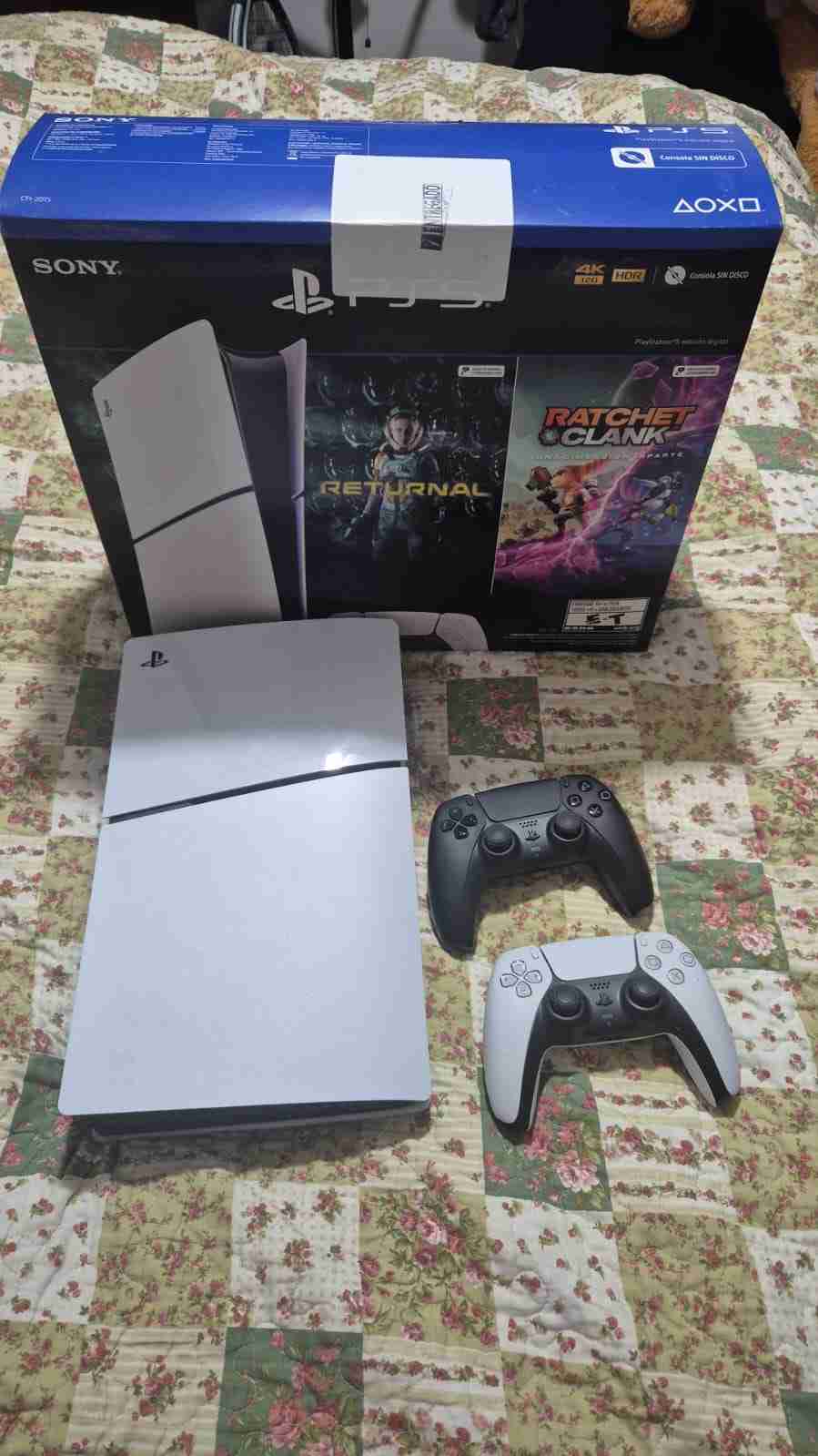 Consola PS5 con dos controles - miniatura 1
