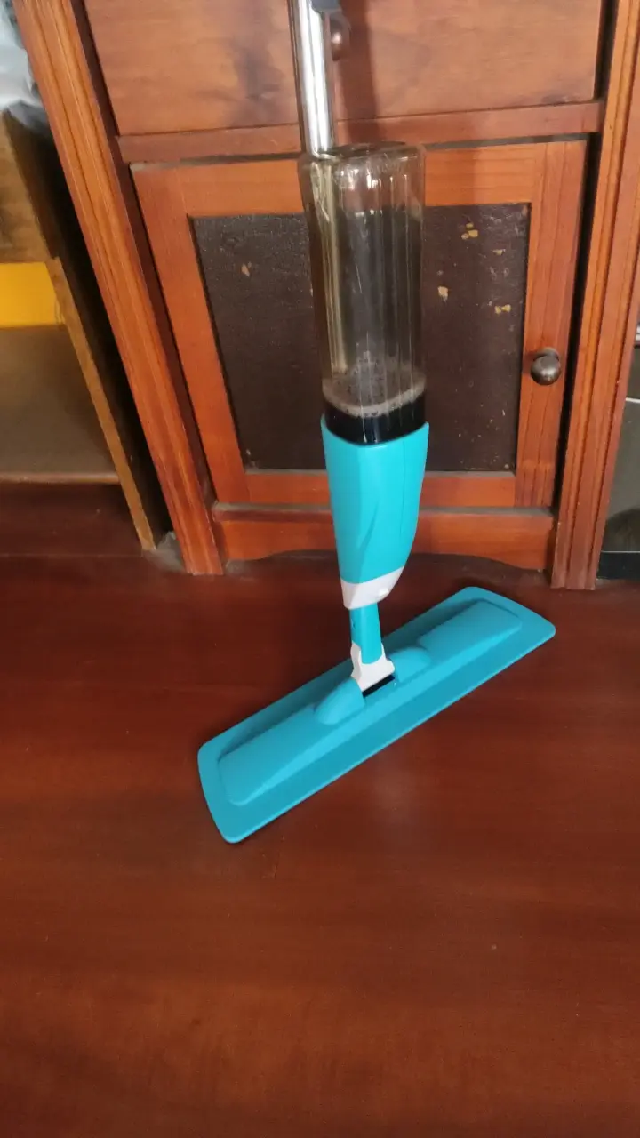 Mopa rociadora azul