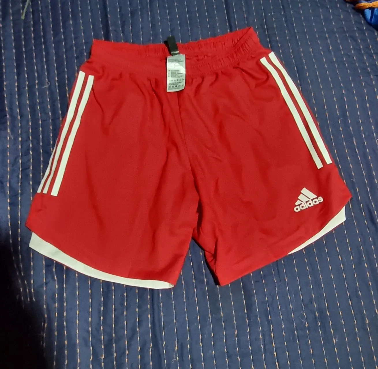 Shorts deportivos rojos Adidas - miniatura 2