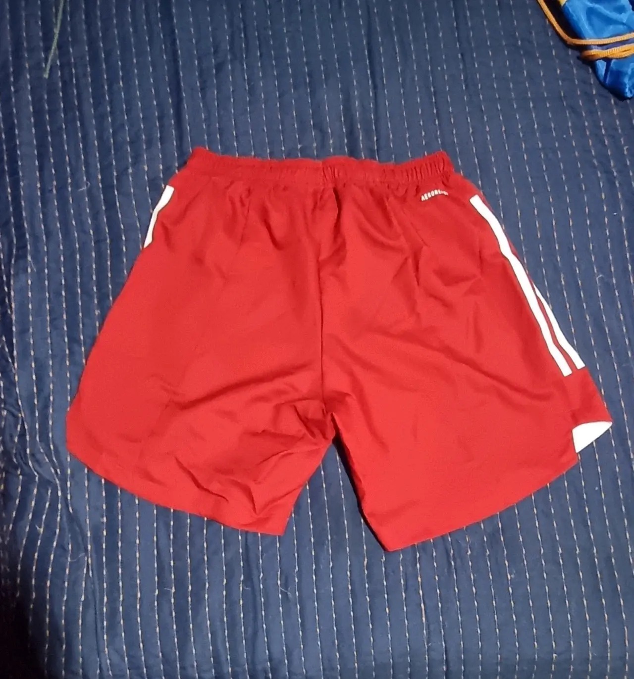 Shorts deportivos rojos Adidas - miniatura 3