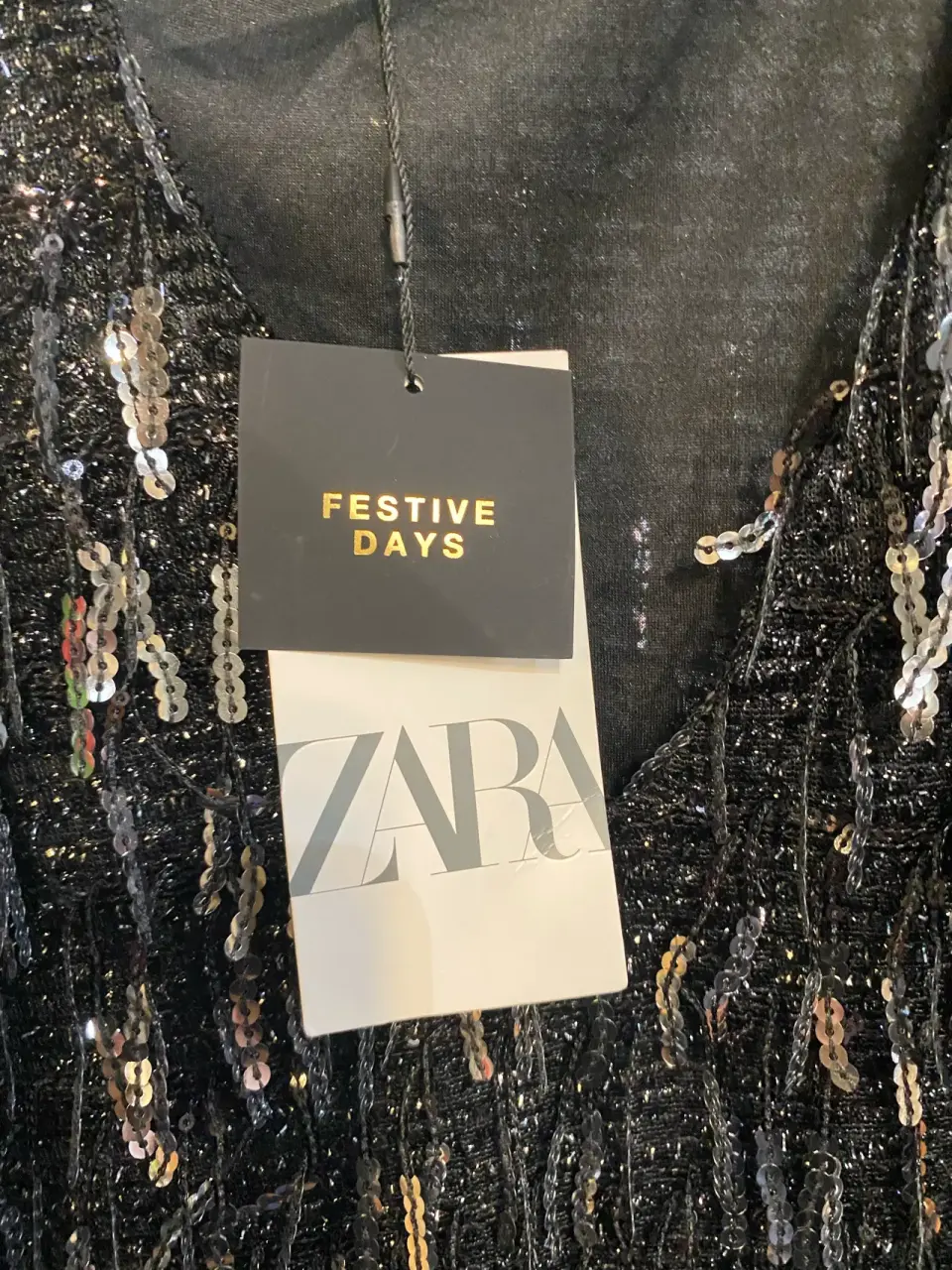 Vestido negro con lentejuelas Zara - miniatura 2