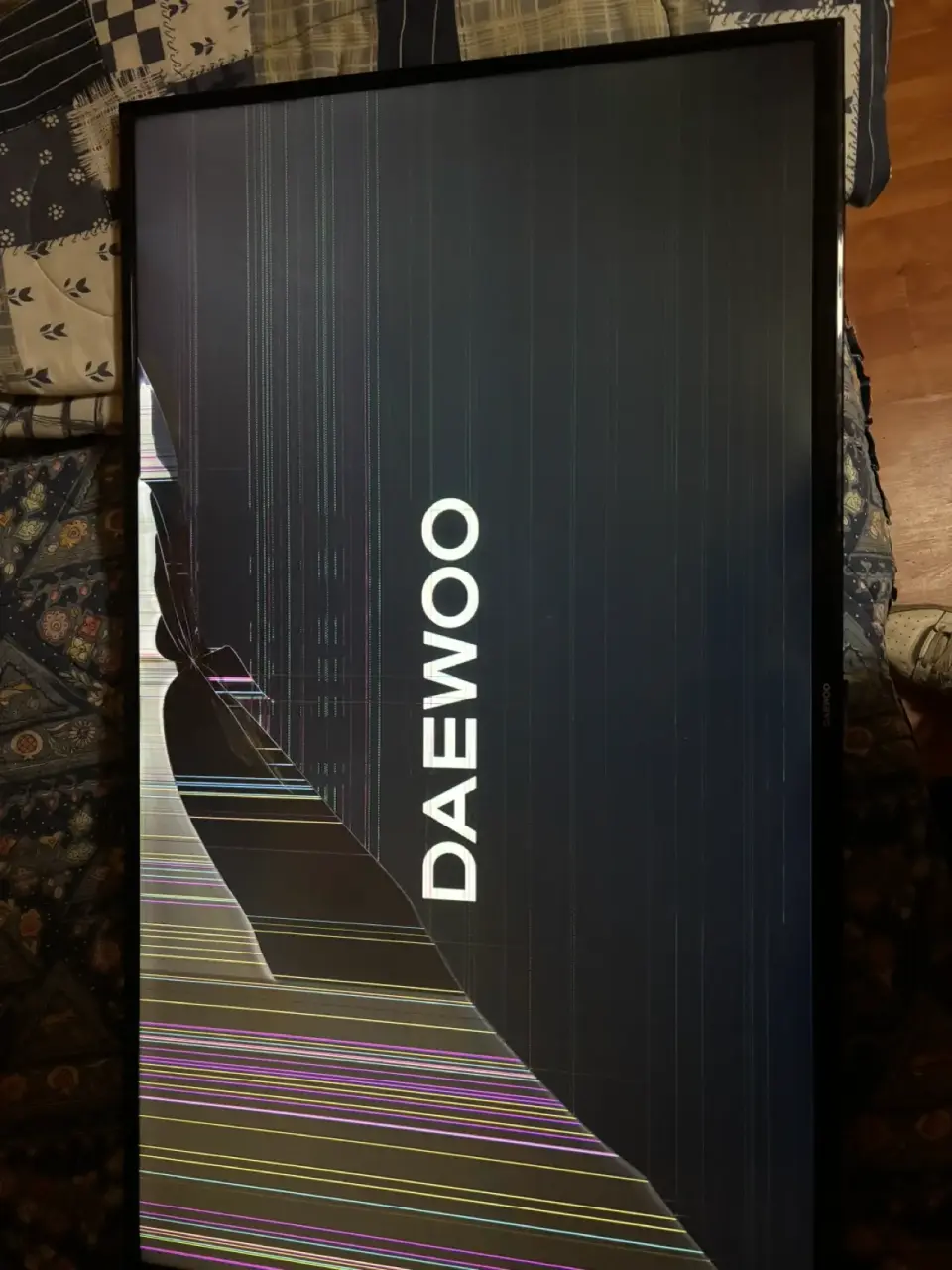 Televisor Daewoo UHD 43 pulgadas - miniatura 3