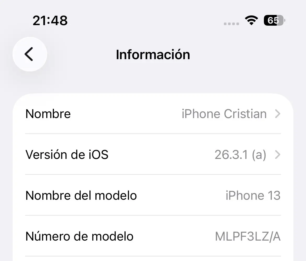 iPhone 13 negro en buen estado - miniatura 4