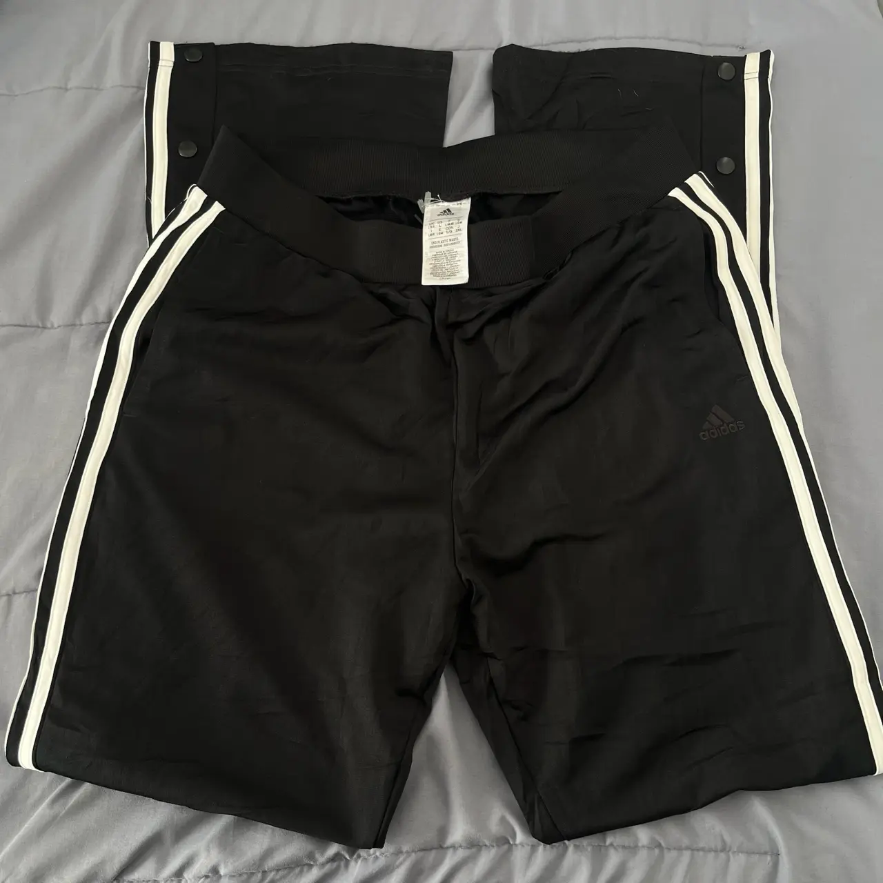 Pantalones Adidas - miniatura 1