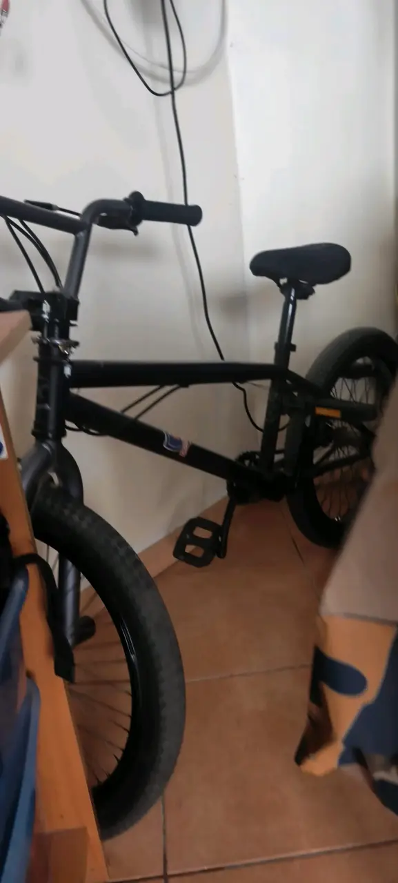 Bicicleta BMX negra