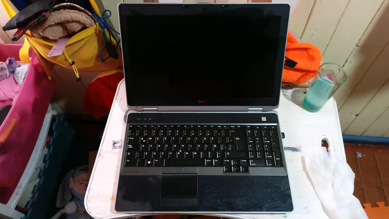 Notebook Dell Latitude usado - miniatura 3