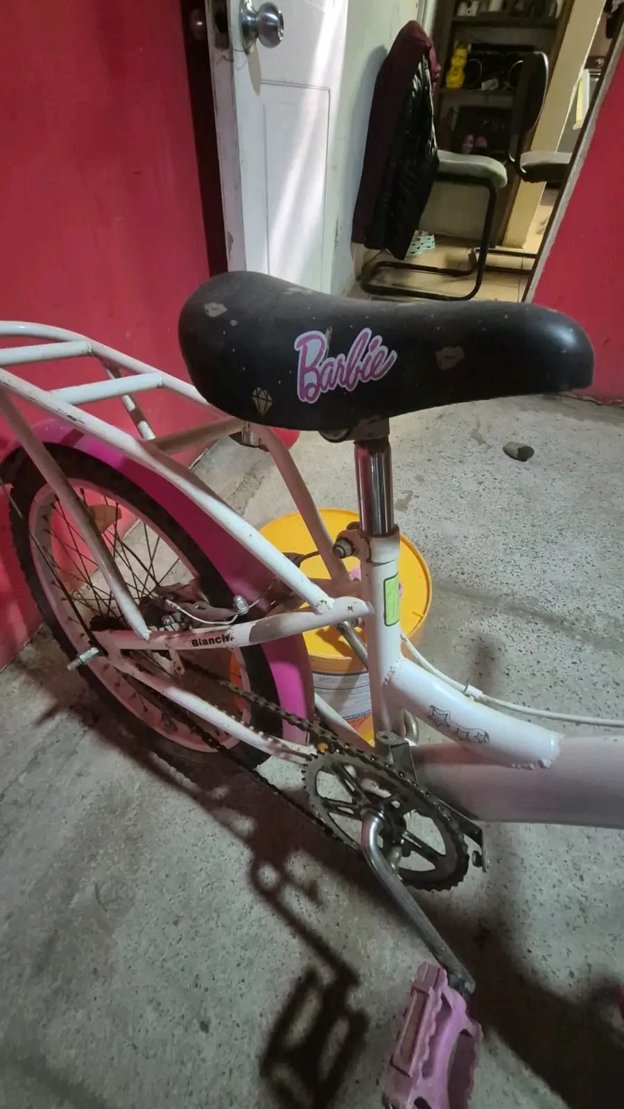 Bicicleta bianchi  infantil rosada usada - miniatura 5