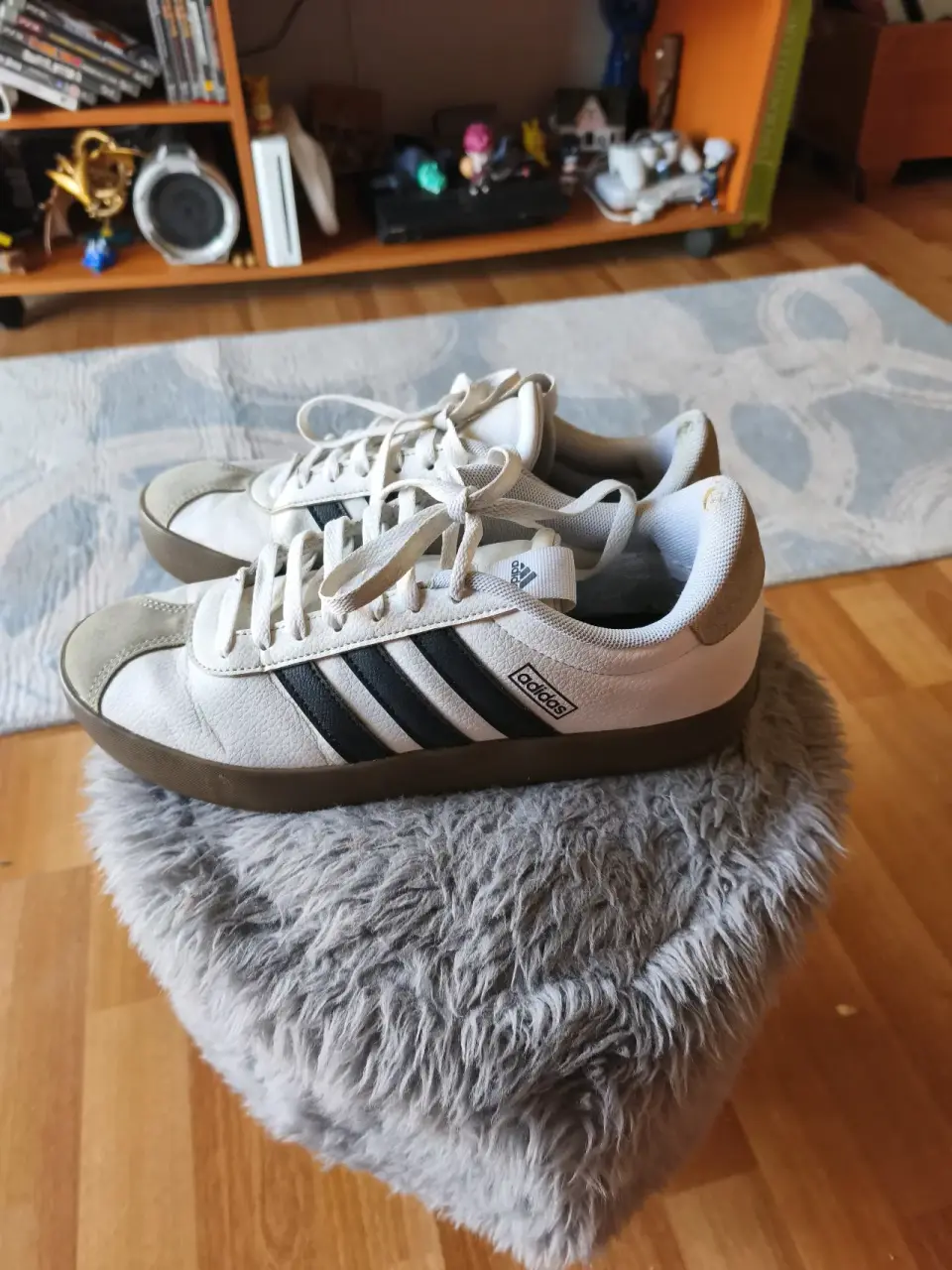 Zapatillas varias con detalle - miniatura 3