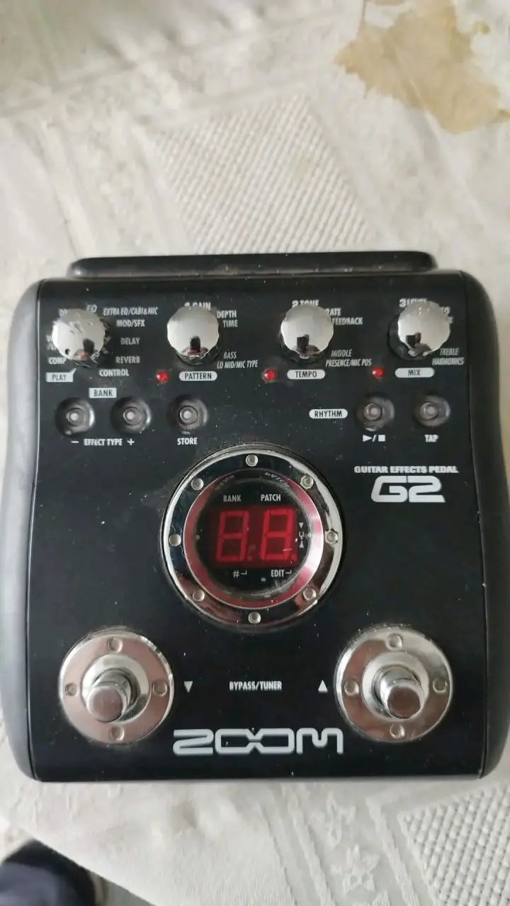 Pedal de efectos Zoom G2 - miniatura 1