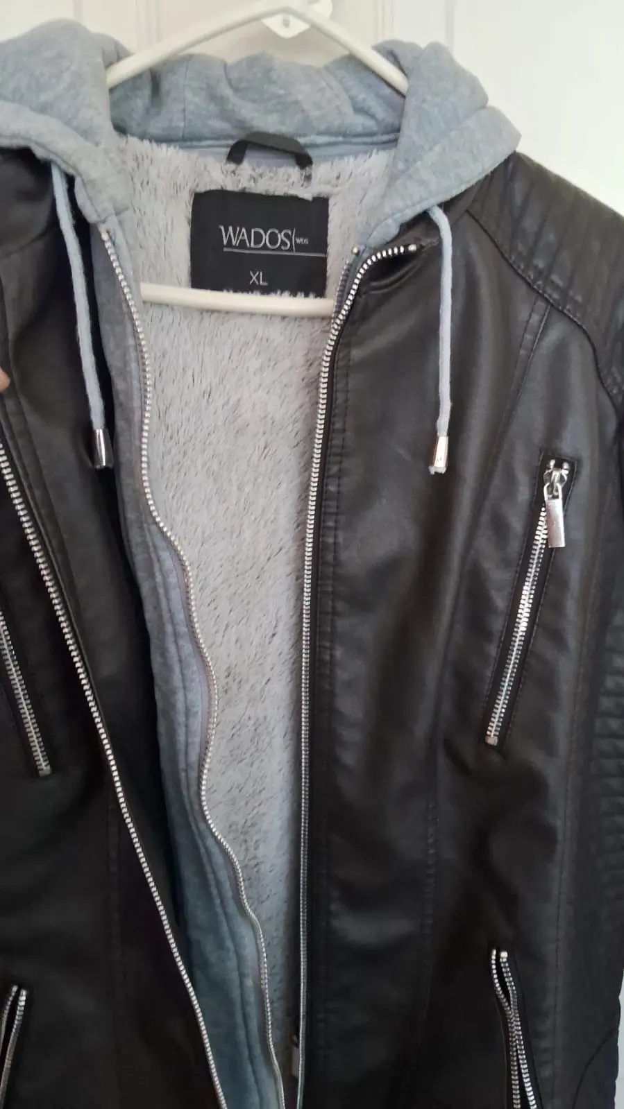 Chaqueta de cuero negra con capucha - miniatura 2