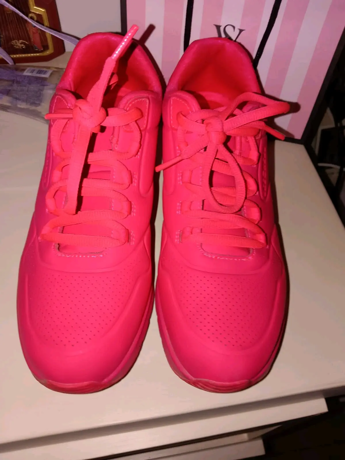 Zapatillas deportivas rosadas - miniatura 1