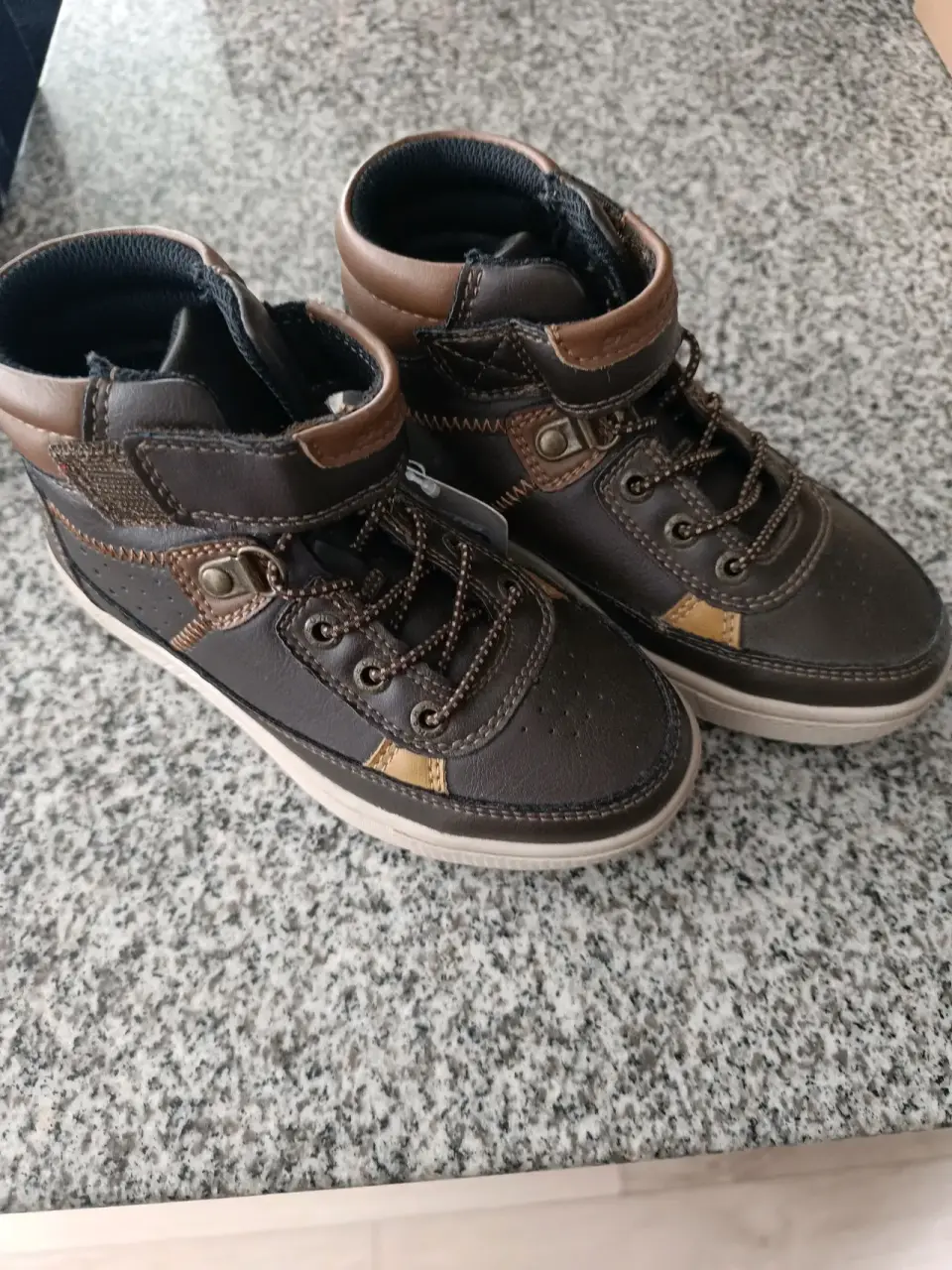 Botines cuero marrón con detalles - miniatura 1