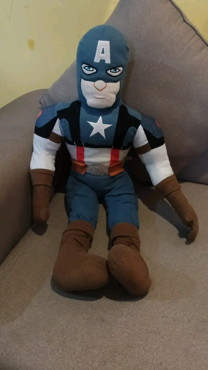 Peluche Capitán América grande 60 cm