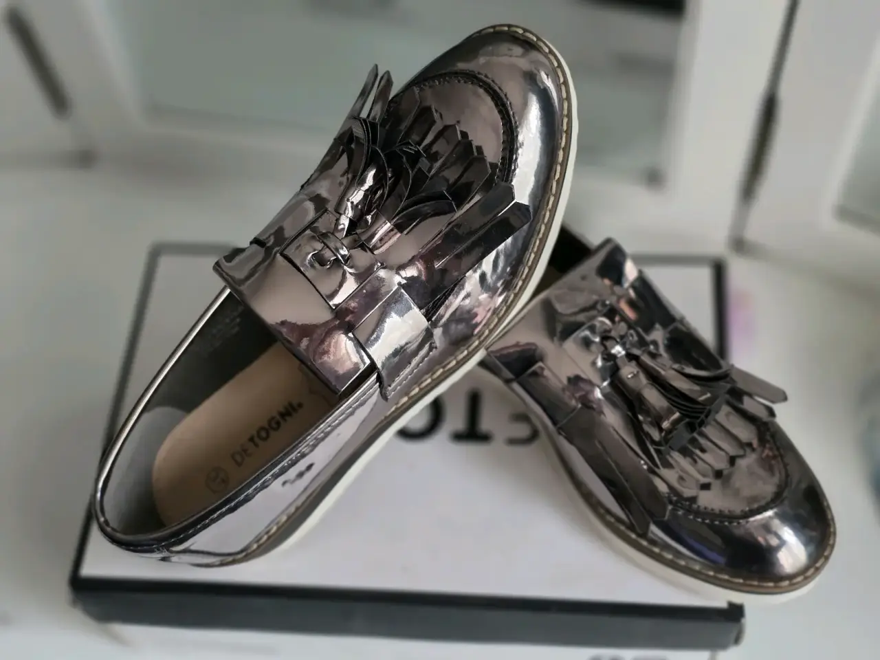 Zapatos metalizados con flecos - miniatura 1