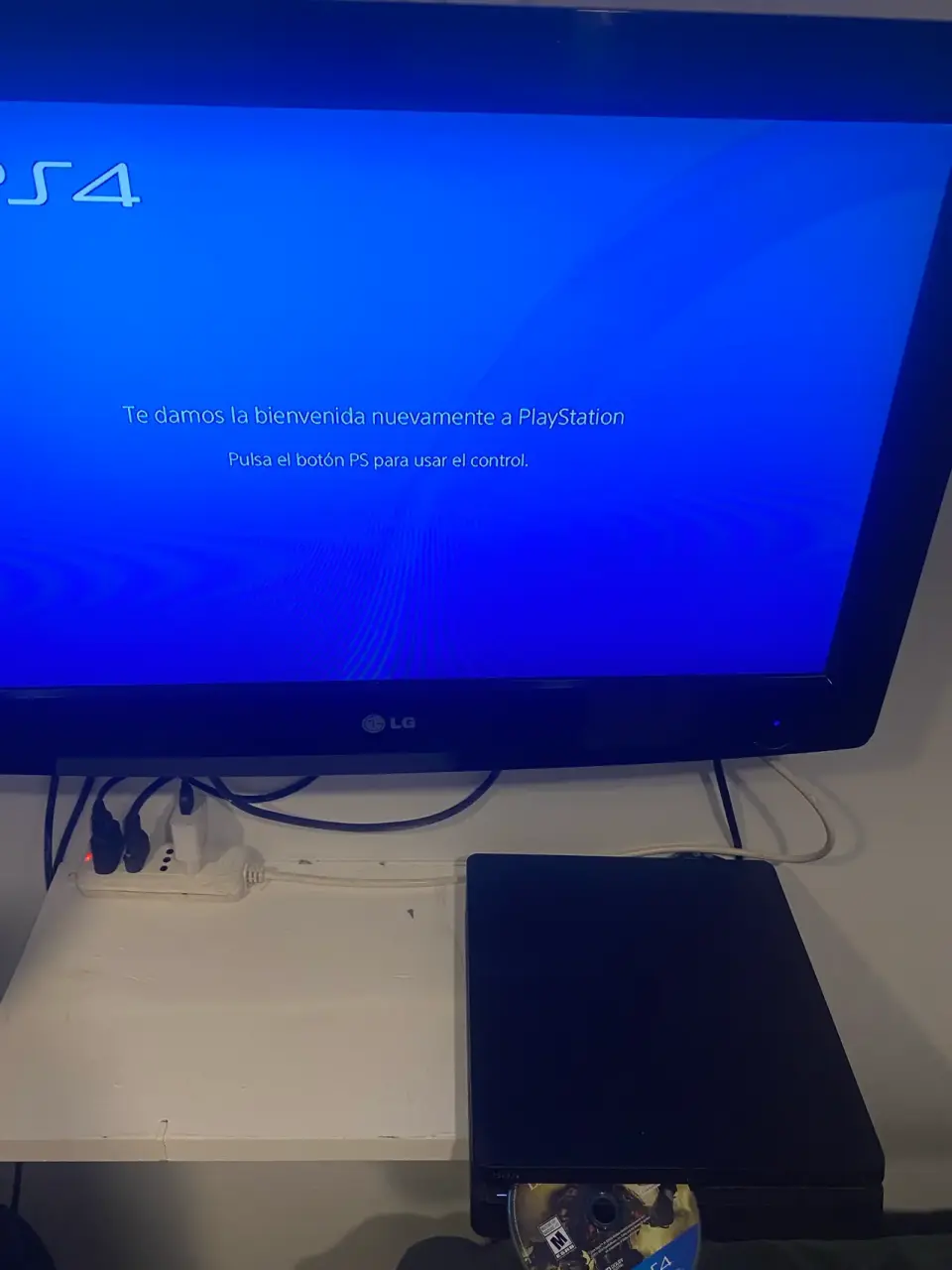 Consola PlayStation 4 con juego - miniatura 1