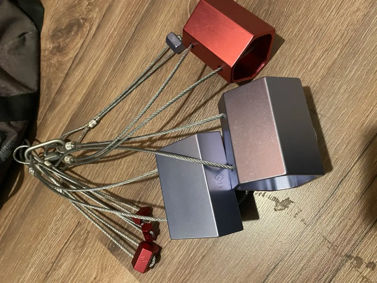 Empotradores para escalada c/u - miniatura 1