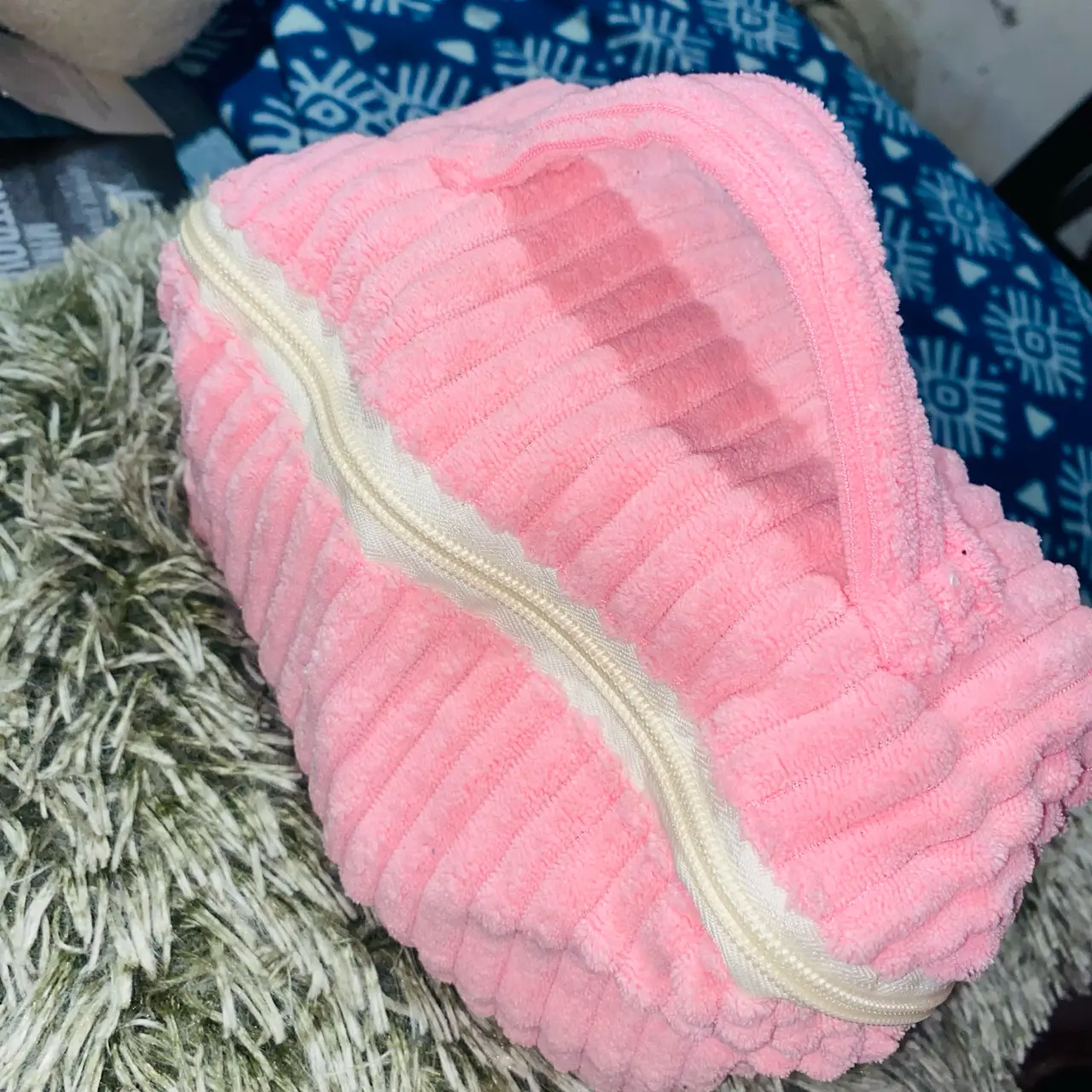 Neceser de terciopelo rosado. - miniatura 1