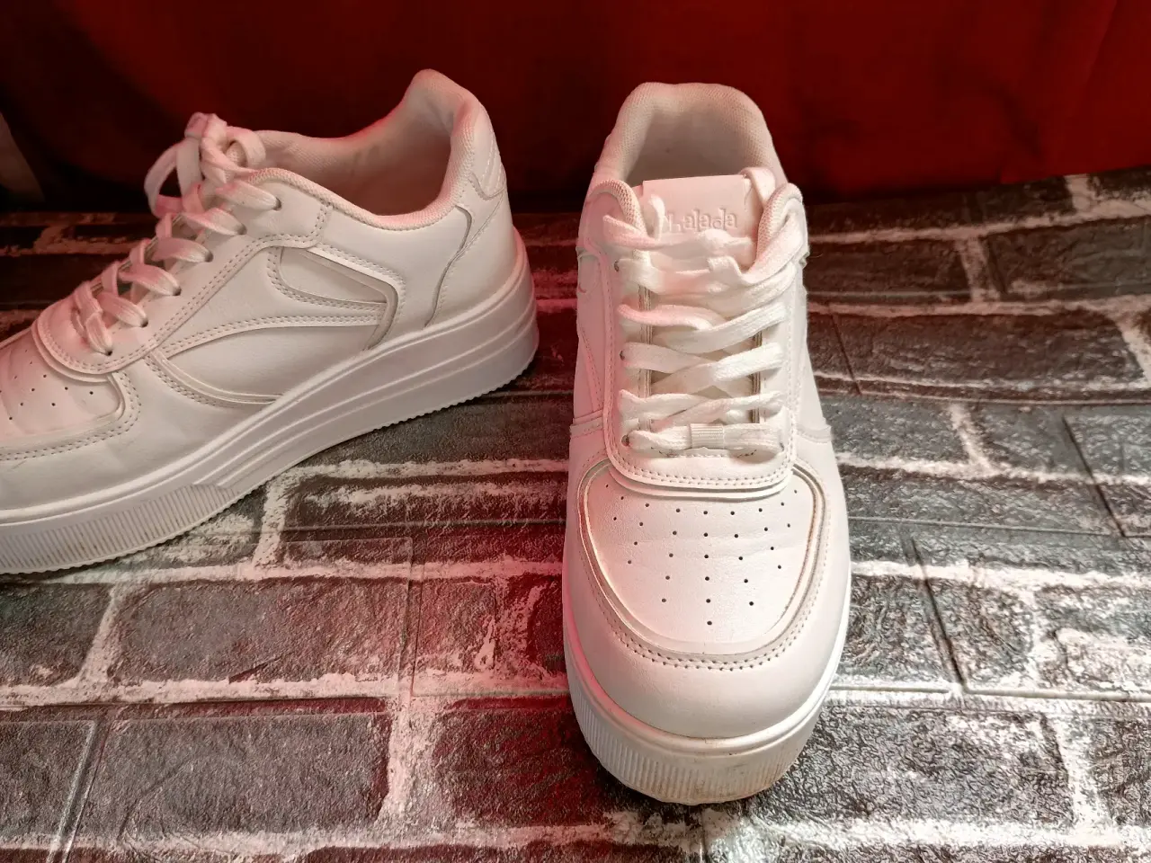 Zapatillas deportivas blancas - miniatura 1