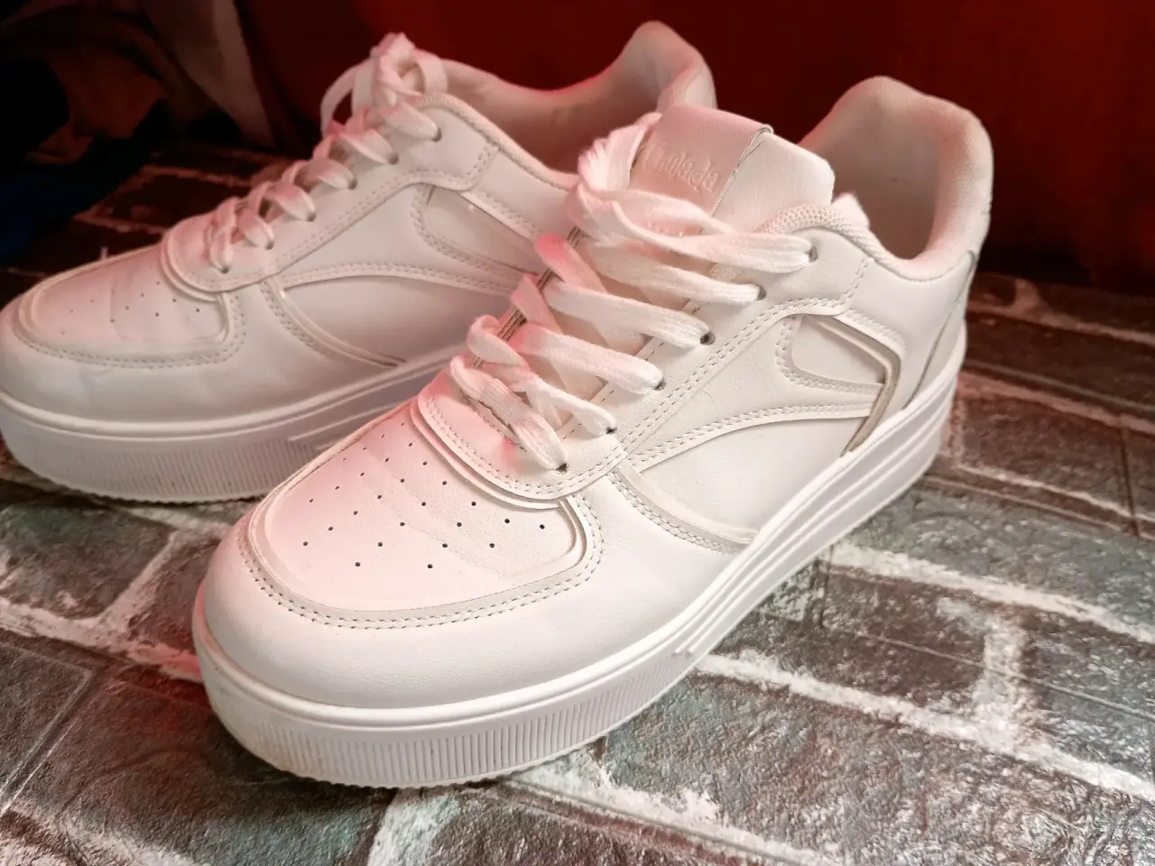 Zapatillas deportivas blancas - miniatura 3