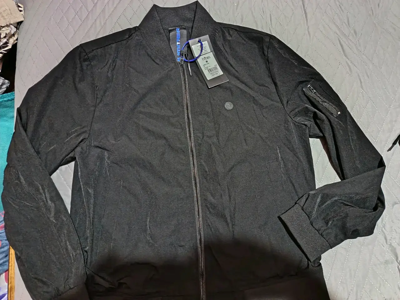 Chaqueta negra nueva con etiquetas - miniatura 1
