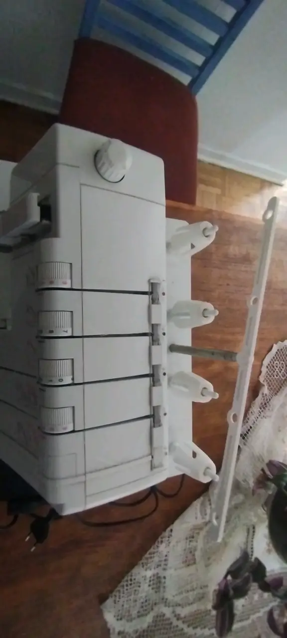 Máquina colleretera Merrit blanca - miniatura 3