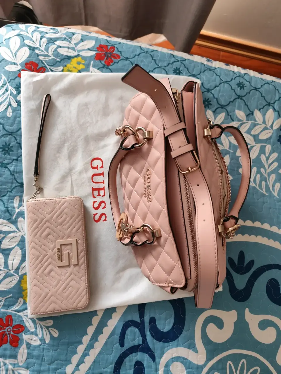 Bolso y billetera Guess rosa - miniatura 2