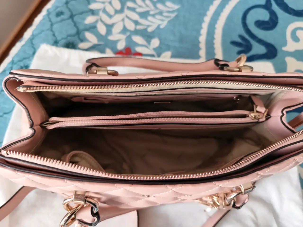 Bolso y billetera Guess rosa - miniatura 3