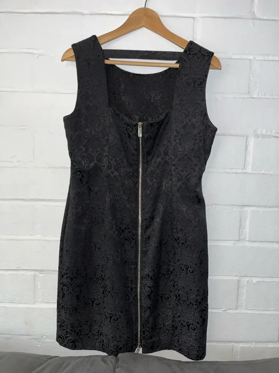 Vestido oficina negro sin mangas - miniatura 4