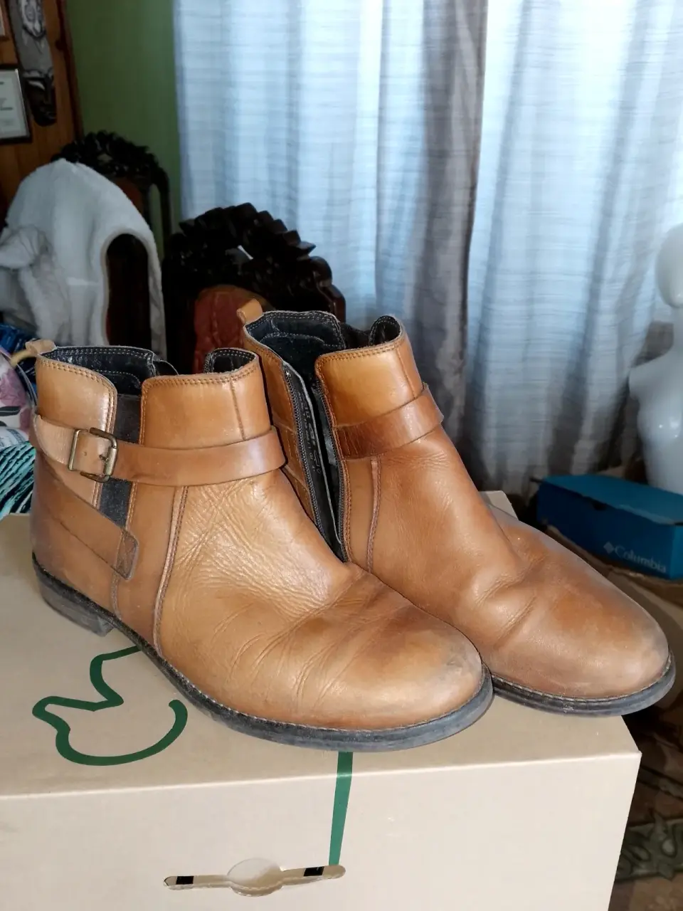Botines de cuero marrón